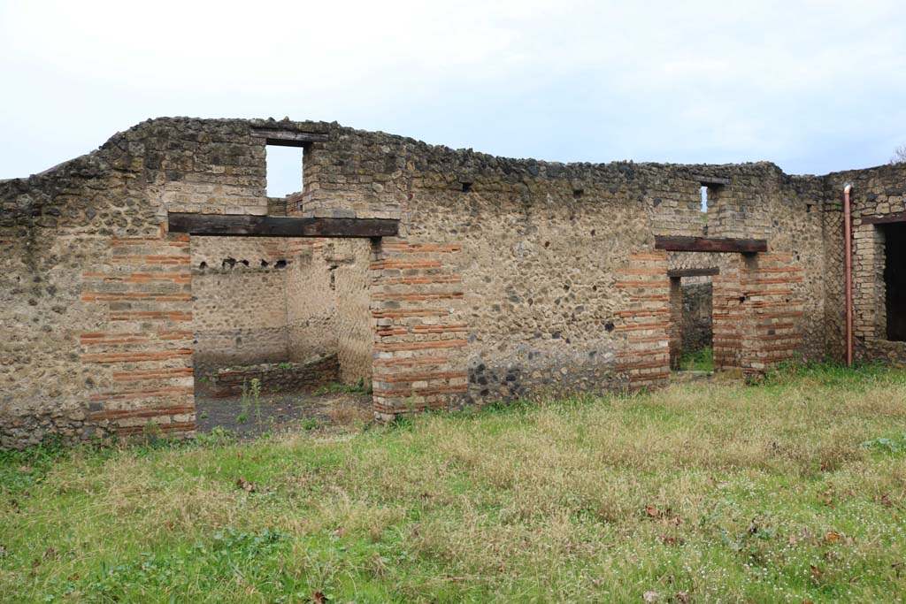 II.1.7 Pompeii. December 2018. Looking west across garden. Photo courtesy of Aude Durand.