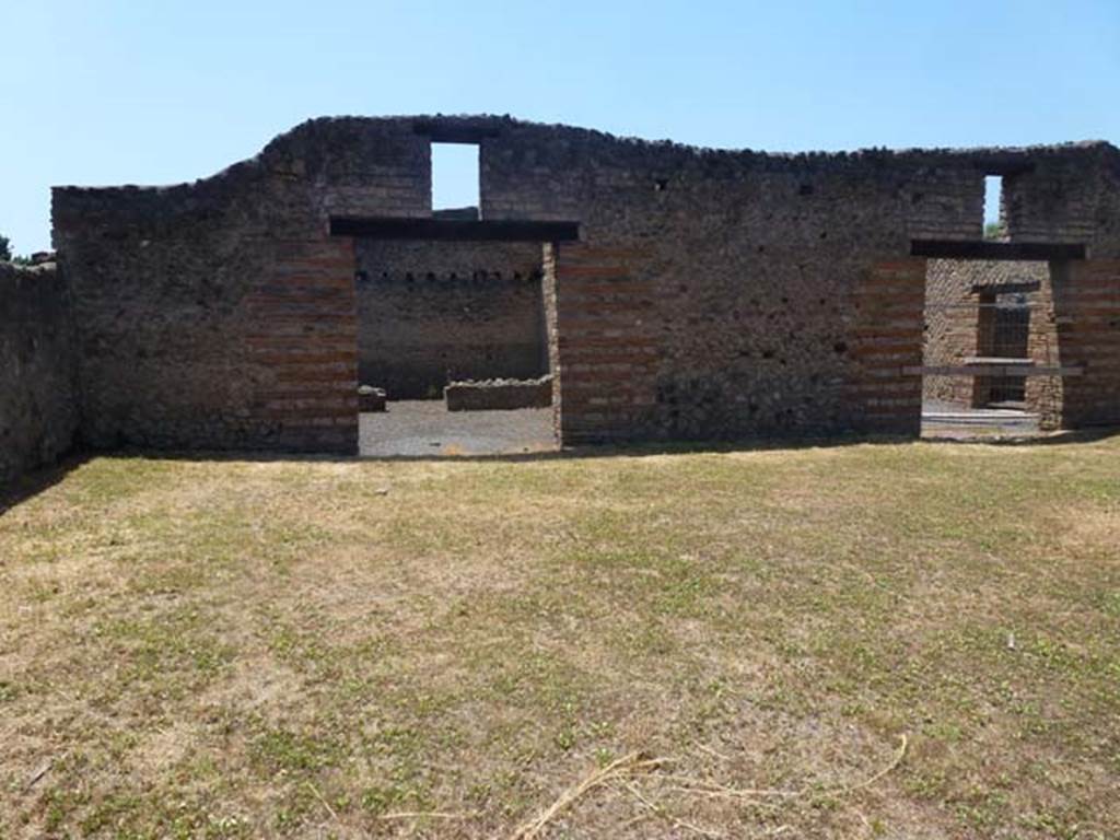 II.1.7 Pompeii. June 2012. Looking west across garden. Photo courtesy of Michael Binns.