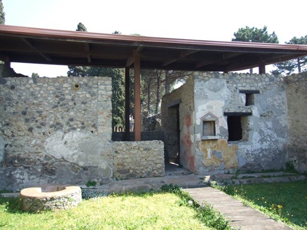 II.1.9 Pompeii. March 2009. Looking south-east across courtyard garden.