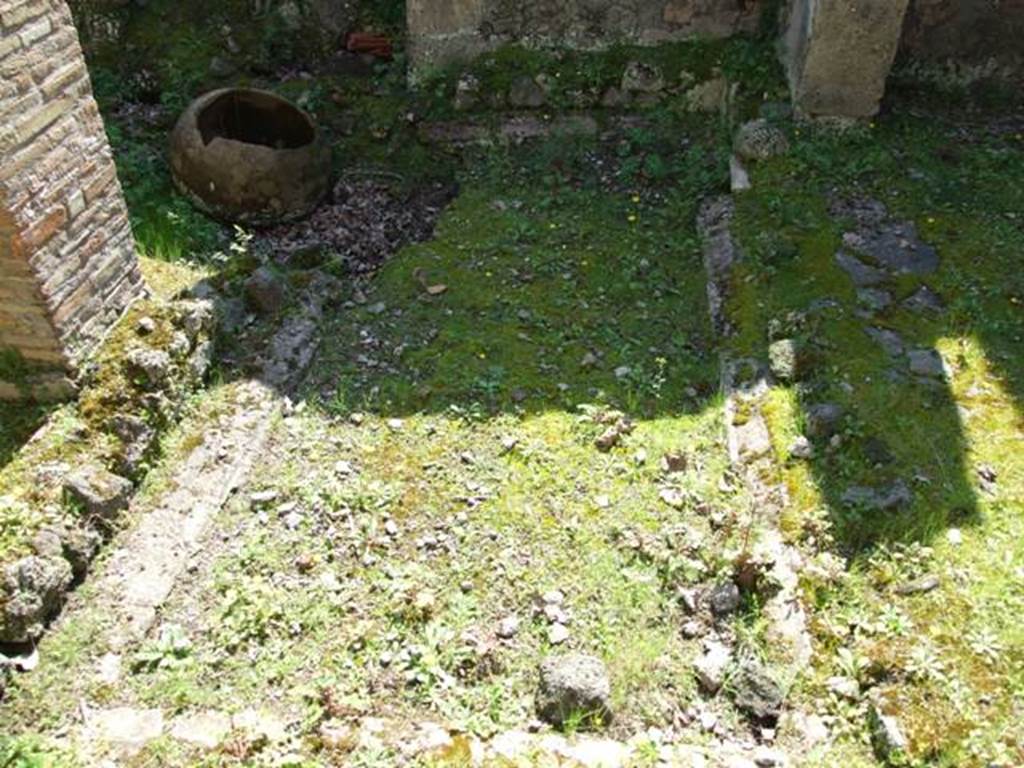 II.1.11 Pompeii.  March 2009.   2nd room on the south side of the walkway.  Looking south.