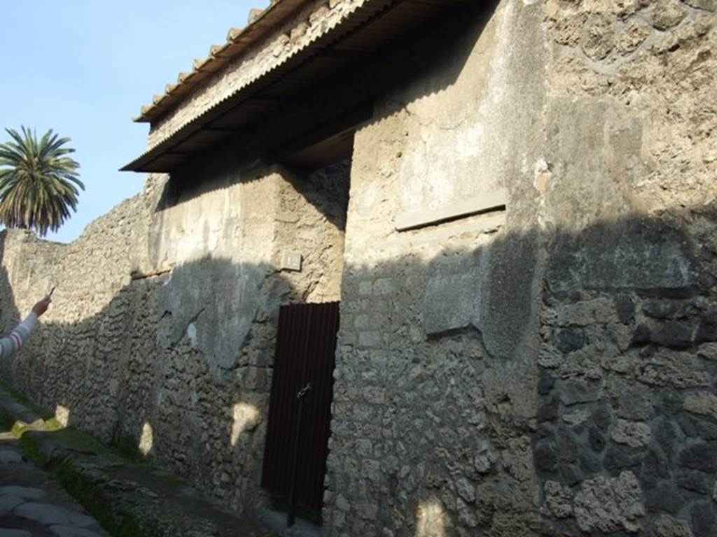 II.1.12 Pompeii. December 2007. Entrance doorway on east side of Via di Nocera.