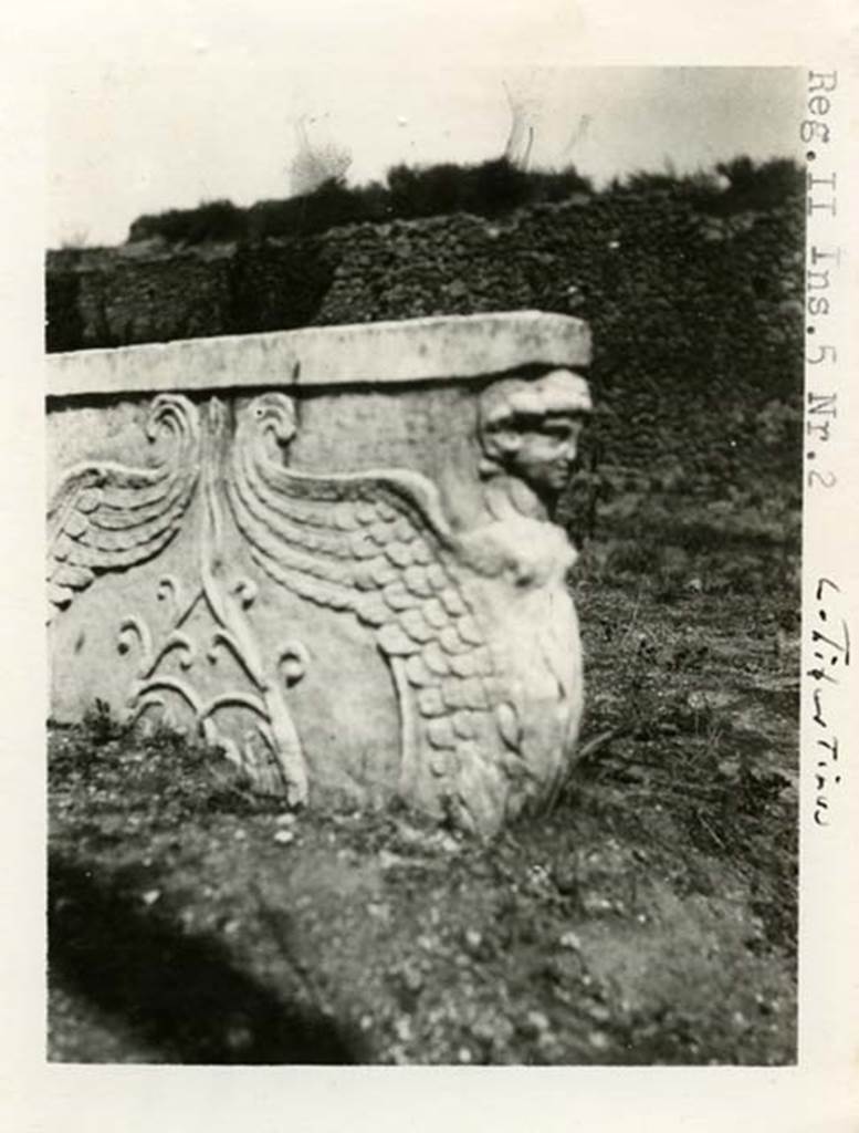 II.2.2 Pompeii. pre 1937-39.  
Detail of table support, from east side of euripus, near pool and fountain shaded by pergola in garden.
Photo courtesy of American Academy in Rome, Photographic Archive. 
Warsher collection no. 1908a.
See Spinazzola V., 1953. Pompei alla luce degli Scavi Nuovi di Via dell’Abbondanza (anni 1910-1923). Vol.1. Roma: La Libreria della Stato, (p.411, fig. 470).
