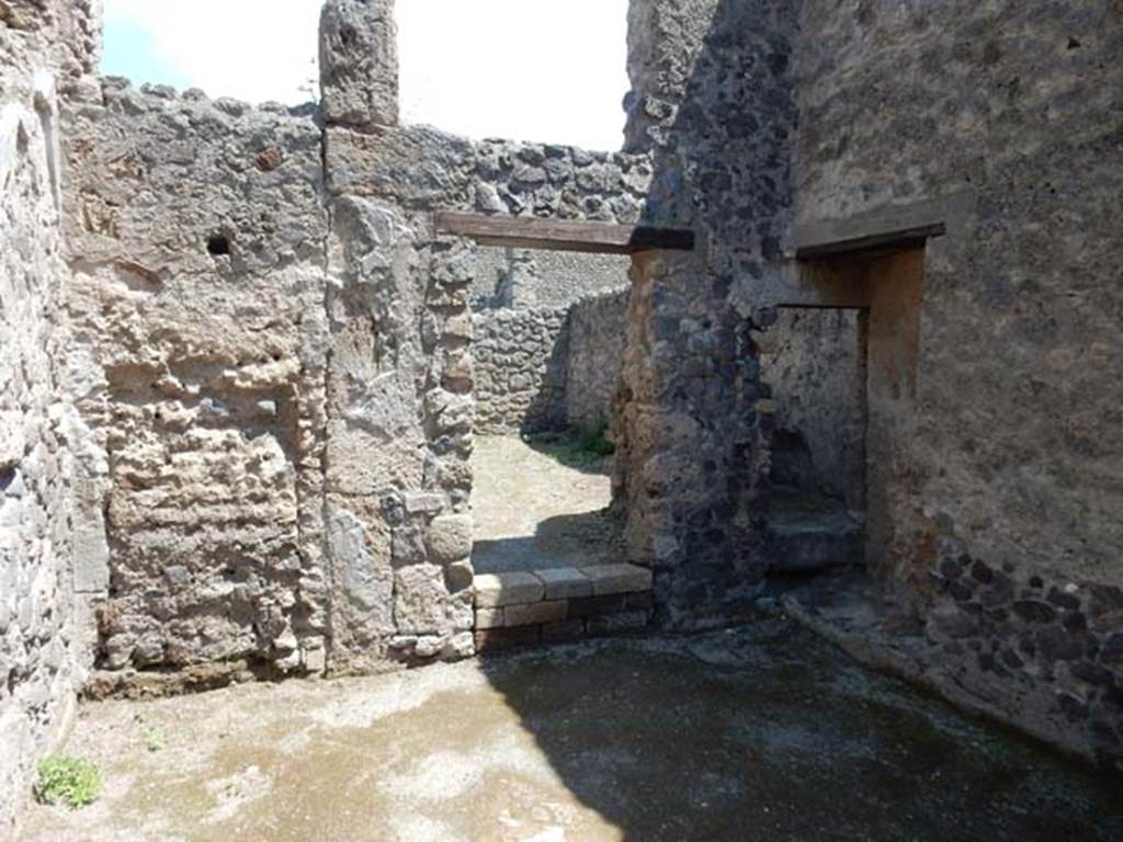 II.2.2 Pompeii. May 2016. Room 5, looking east. Photo courtesy of Buzz Ferebee.