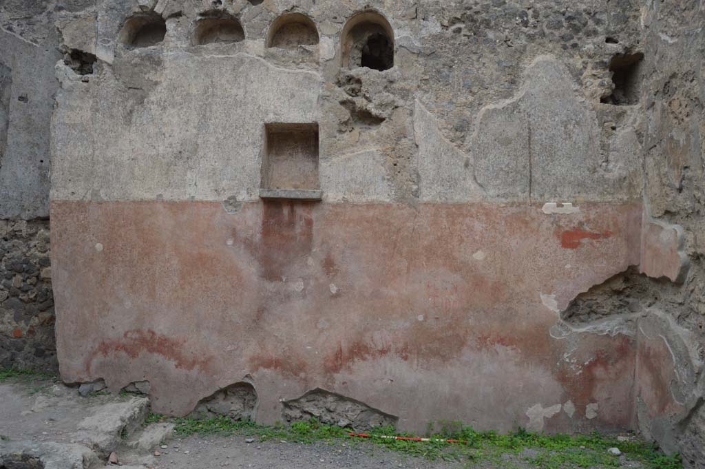 II.2.3 Pompeii. October 2017. Looking towards west wall with niches. 
Foto Taylor Lauritsen, ERC Grant 681269 DCOR.
