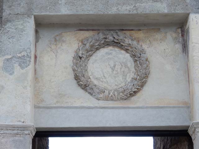 II.2.4 Pompeii. 1957. Emblem decoration above entrance doorway. Photo by Stanley A. Jashemski.
Source: The Wilhelmina and Stanley A. Jashemski archive in the University of Maryland Library, Special Collections (See collection page) and made available under the Creative Commons Attribution-Non Commercial License v.4. See Licence and use details.
J57f0196
