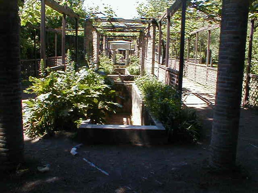 II.2.5 Pompeii. May 2005.  Looking north, from the rear entrance.