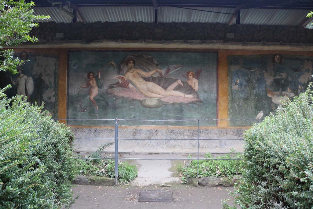 II.3.3 Pompeii. December 2018. Room 11, looking towards painted south wall in garden. Photo courtesy of Aude Durand.