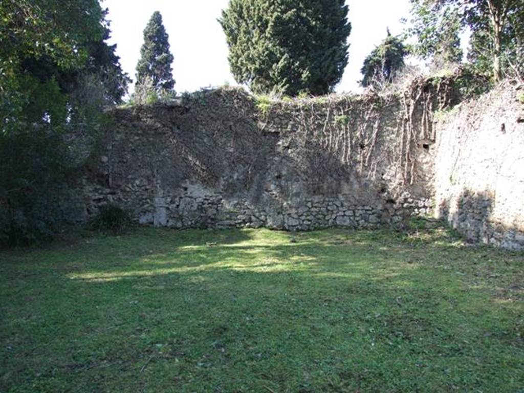 II.3.7 Pompeii.  March 2009.  Garden area, looking west.