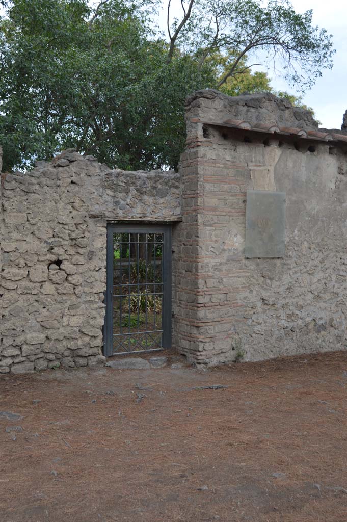 II.3.9 Pompeii. October 2017. Looking north towards entrance doorway.
Foto Taylor Lauritsen, ERC Grant 681269 DÉCOR.
