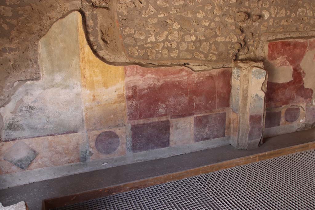 II.4.3 Pompeii. September 2019. Looking towards east wall of atrium. Photo courtesy of Klaus Heese.