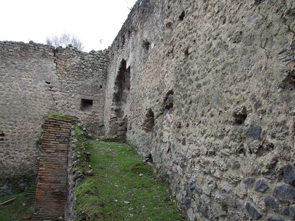 II.4.4 Pompeii.  December 2006.  Ramp