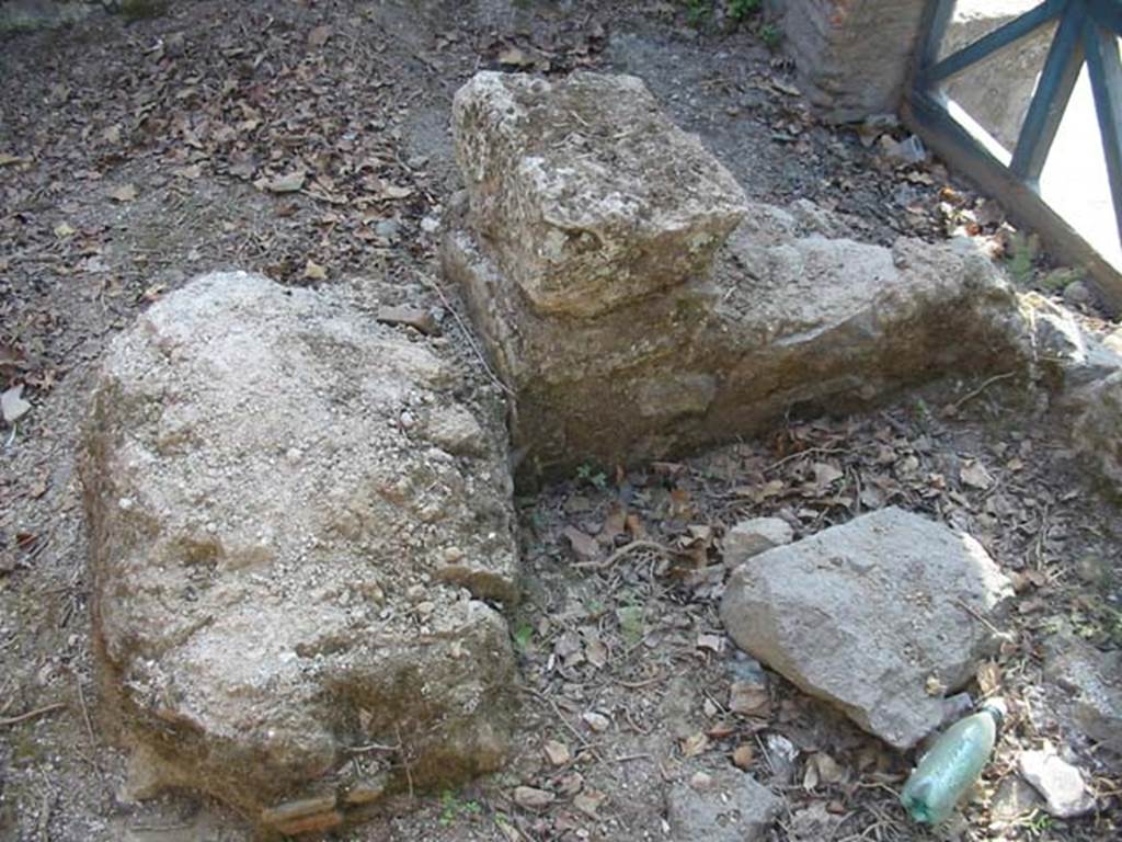 II.4.5 Pompeii. May 2003. Remains of podium/bench, looking from south-east corner. Photo courtesy of Nicolas Monteix.