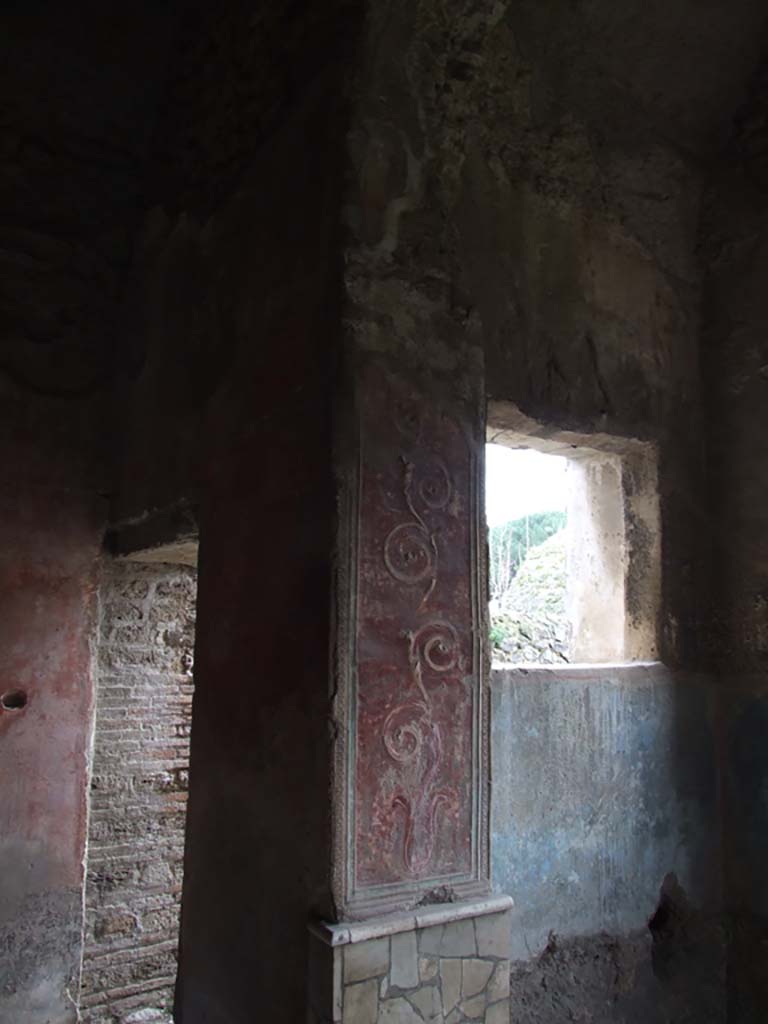 II.4.6 Pompeii. December 2006. Frigidarium/apodyterium, detail of east side.