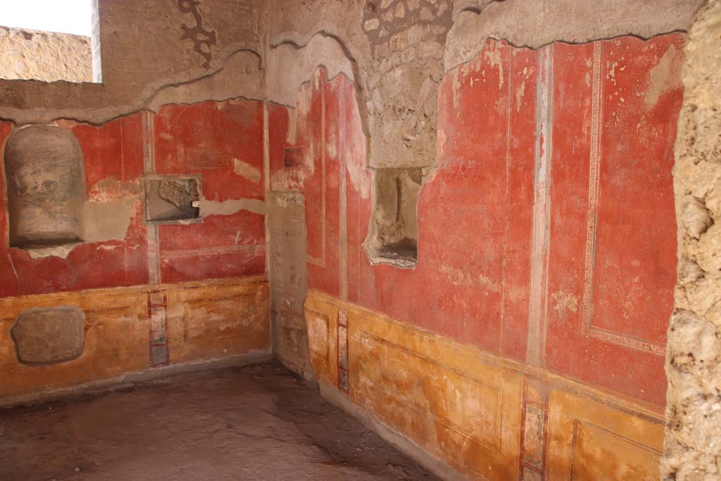 II.4.6 Pompeii. September 2019. Looking towards west wall, north-west corner and north wall of room at south end of portico.
Photo courtesy of Klaus Heese. 
