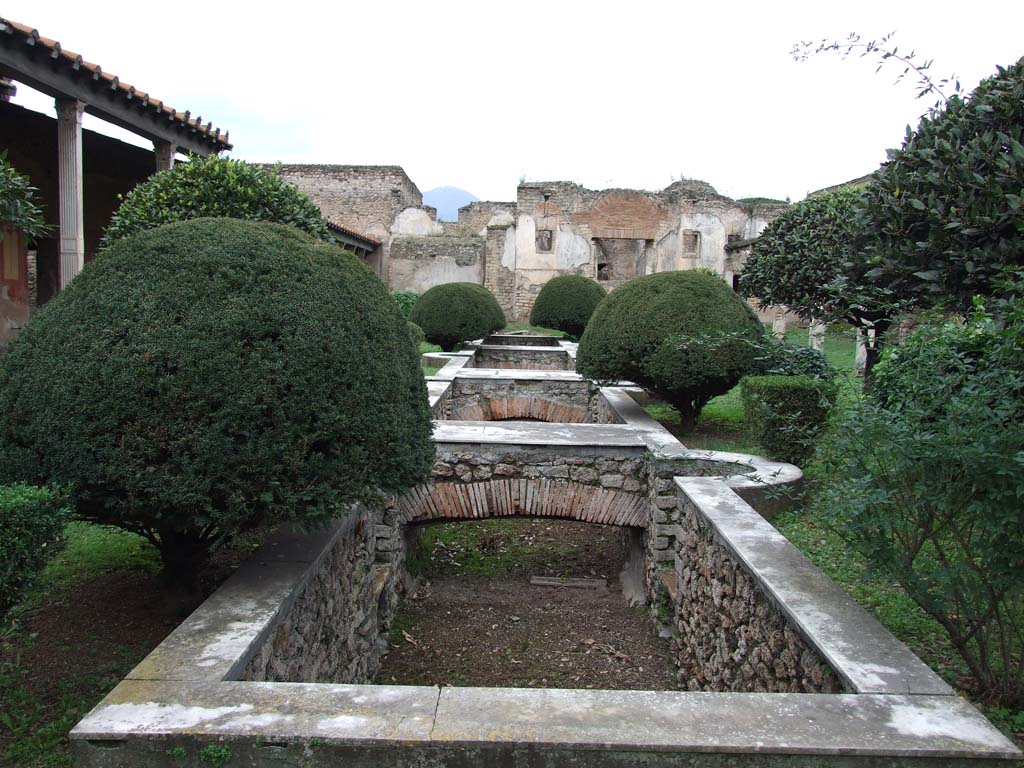 II.4.6 Pompeii. December 2006. Euripus, or water feature, looking north.