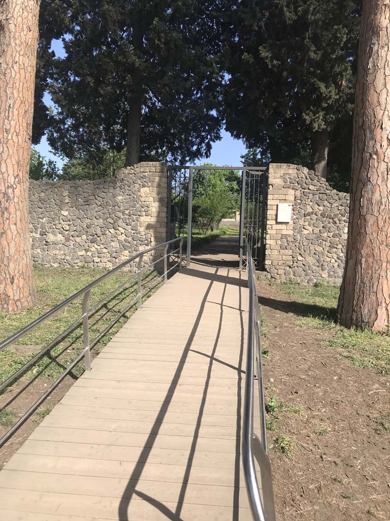 II.4.9 Pompeii. April 2019. Entrance doorway to garden area. Photo courtesy of Rick Bauer.