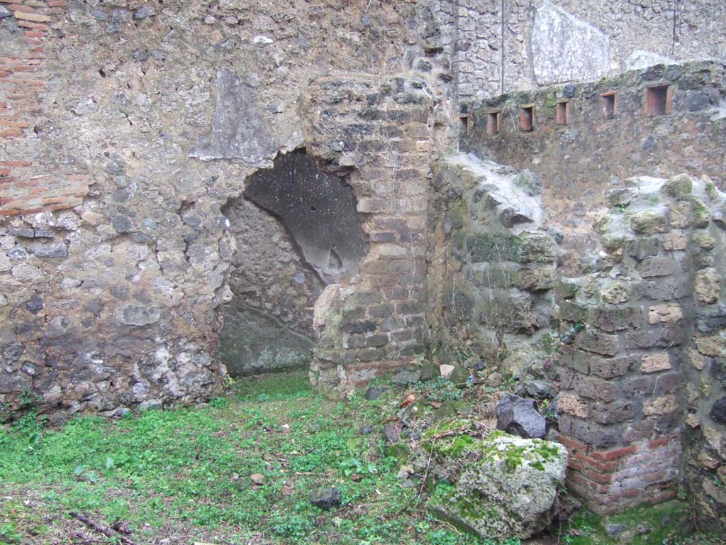 II.4.12 Pompeii. December 2006. Looking east, to south from entrance doorway.