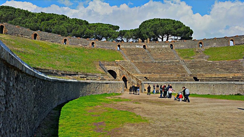 II.6 Pompeii. March 2014. Looking towards north entrance corridor.
Foto Annette Haug, ERC Grant 681269 DÉCOR.

