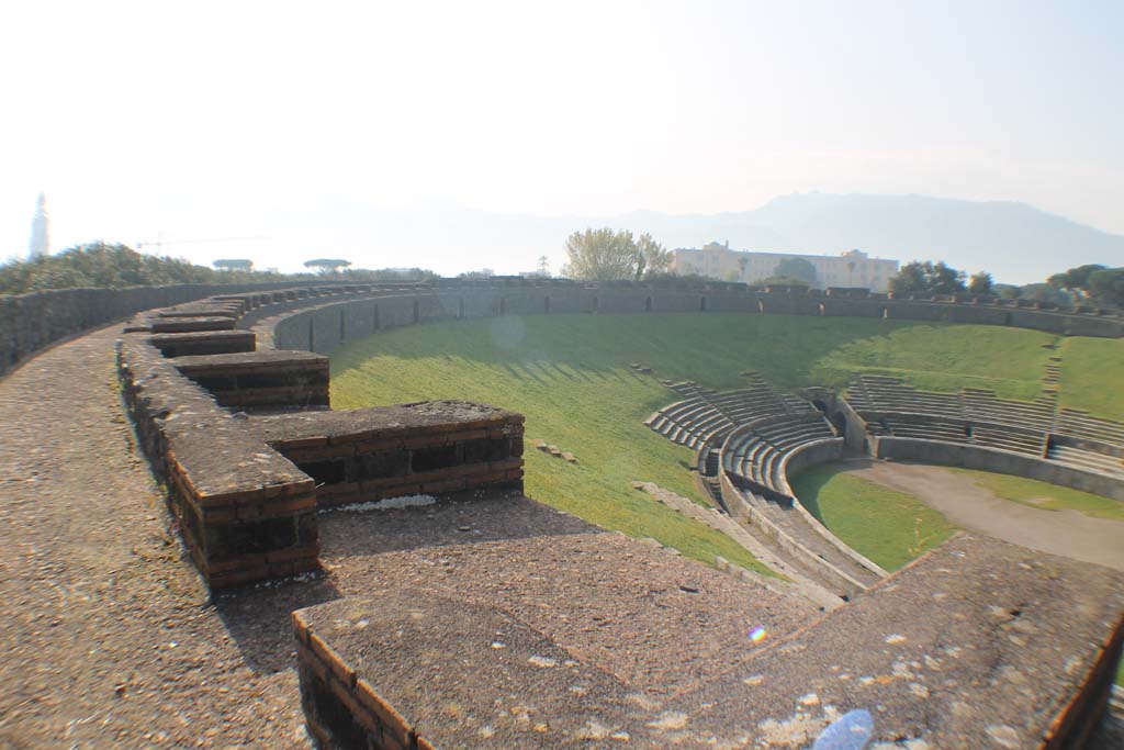 II.6 Pompeii. March 2014. Looking south-west from upper east side.
Foto Annette Haug, ERC Grant 681269 DÉCOR.

