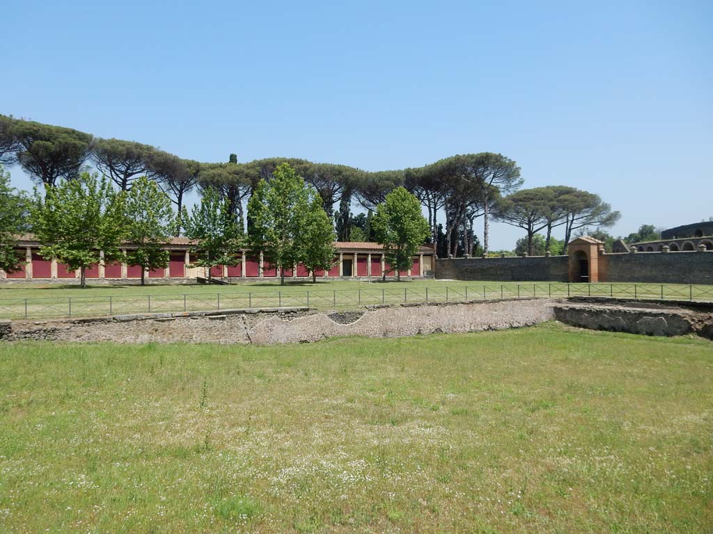 II.7 Pompeii. June 2019. Looking towards north-east corner, and entrance at II.7.4, on right.
Photo courtesy of Buzz Ferebee.
