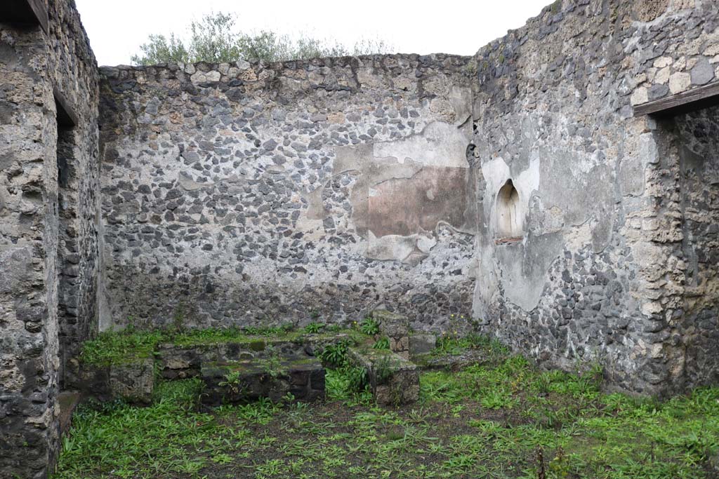 II.8.5 Pompeii. December 2018. Looking north across atrium area. Photo courtesy of Aude Durand.