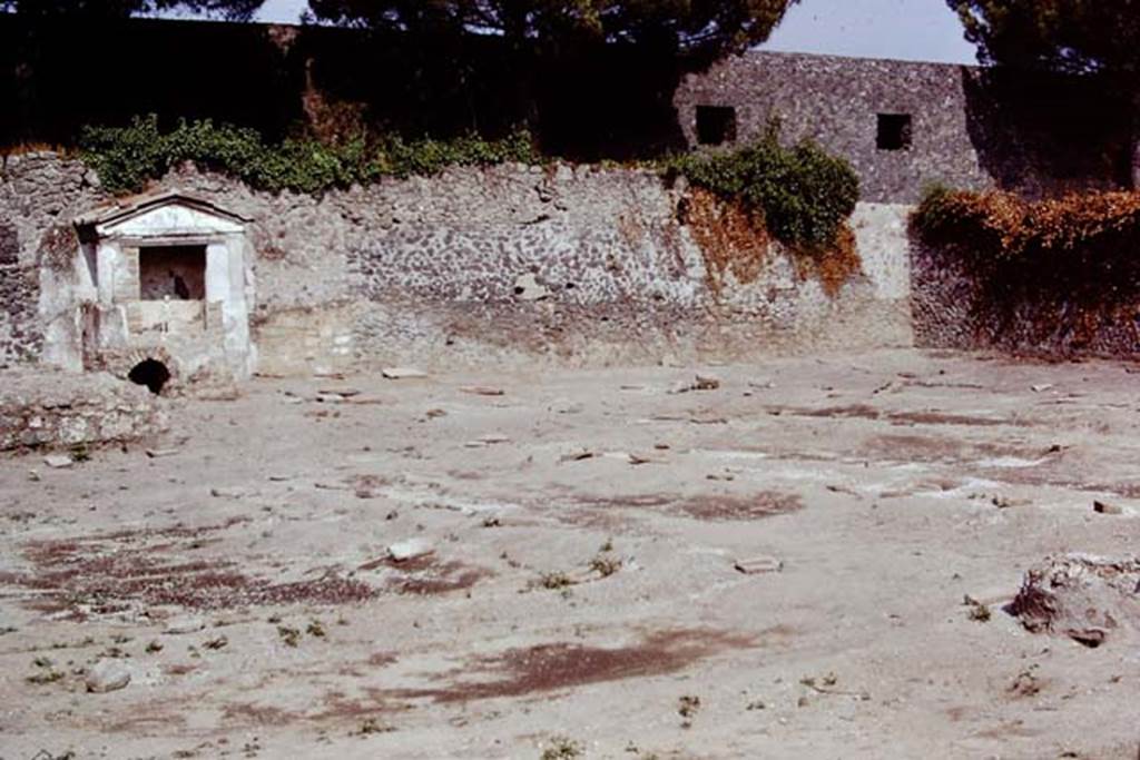 II.8.6 Pompeii, 1973. Looking towards south-east corner. Photo by Stanley A. Jashemski. 
Source: The Wilhelmina and Stanley A. Jashemski archive in the University of Maryland Library, Special Collections (See collection page) and made available under the Creative Commons Attribution-Non Commercial License v.4. See Licence and use details. J73f0625
