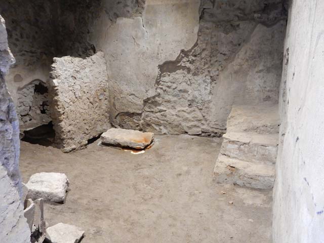 II.9.3, Pompeii. May 2018. Room 13, looking towards north-west corner. Photo courtesy of Buzz Ferebee. 