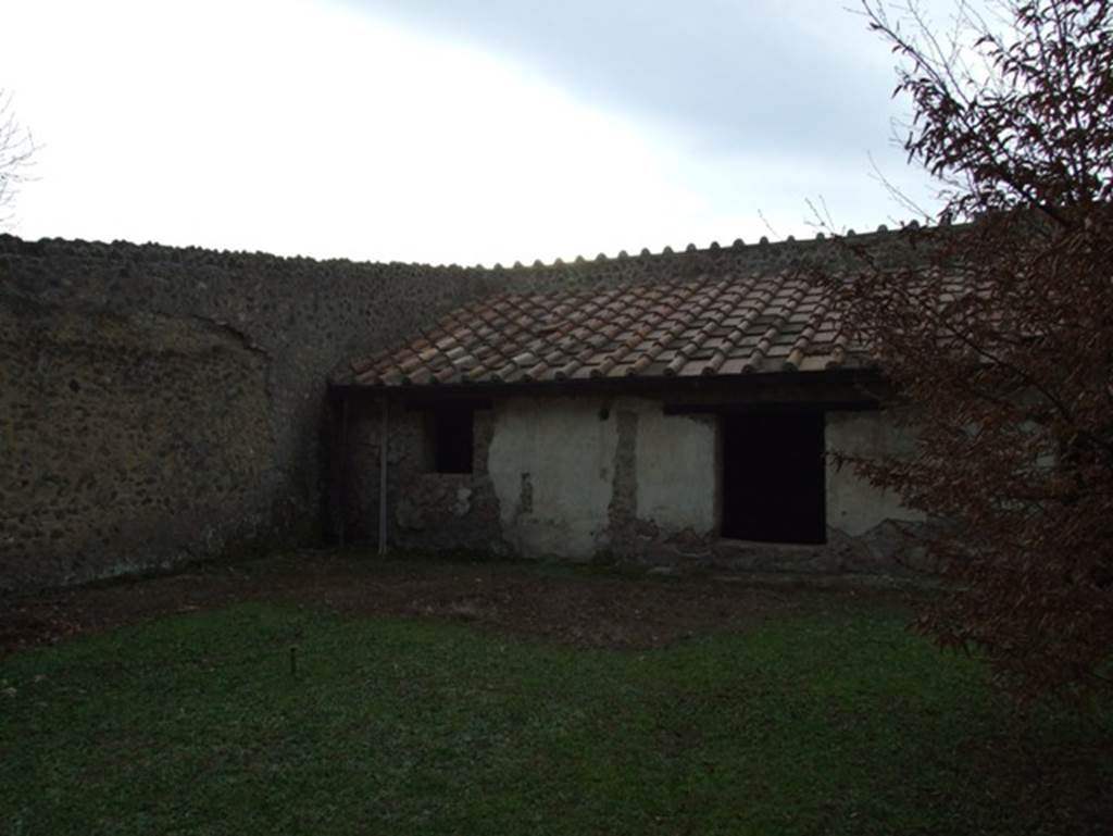 II.9.4 Pompeii. December 2007. Garden area.  Looking west at rear of house.