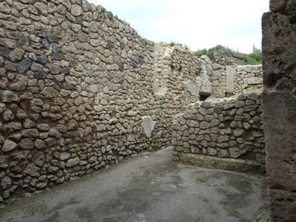 III.4.3  Pompeii.  March 2009.  Room 4.  Looking north east.