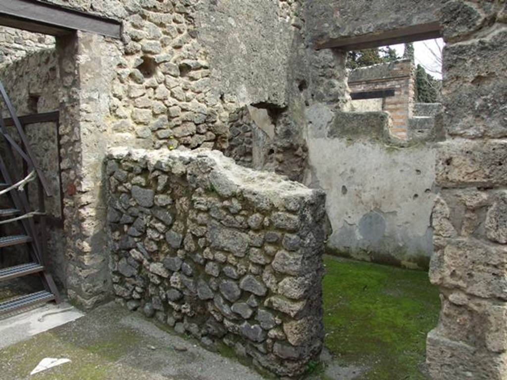 III.4.3  Pompeii.  March 2009.   Room 22, on east side of entrance corridor.