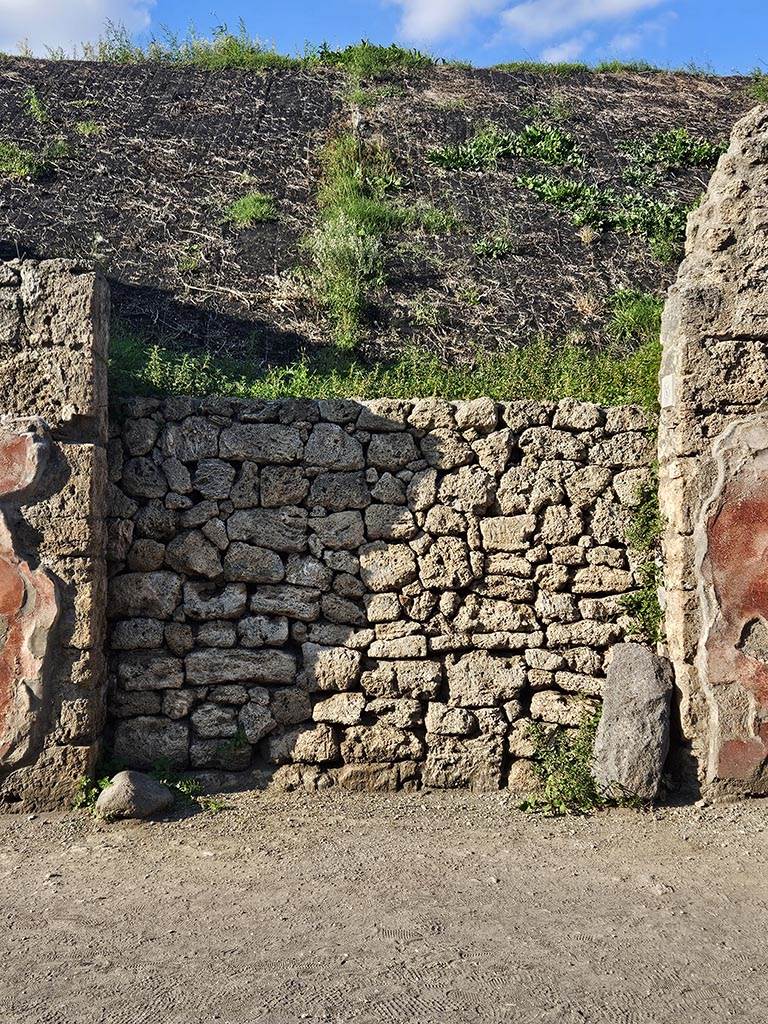 III.5.3 Pompeii. November 2024. Looking towards entrance doorway. Photo courtesy of Annette Haug.