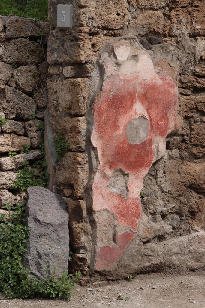 III.5.3 Pompeii. May 2024. East side of entrance doorway. Photo courtesy of Klaus Heese.

