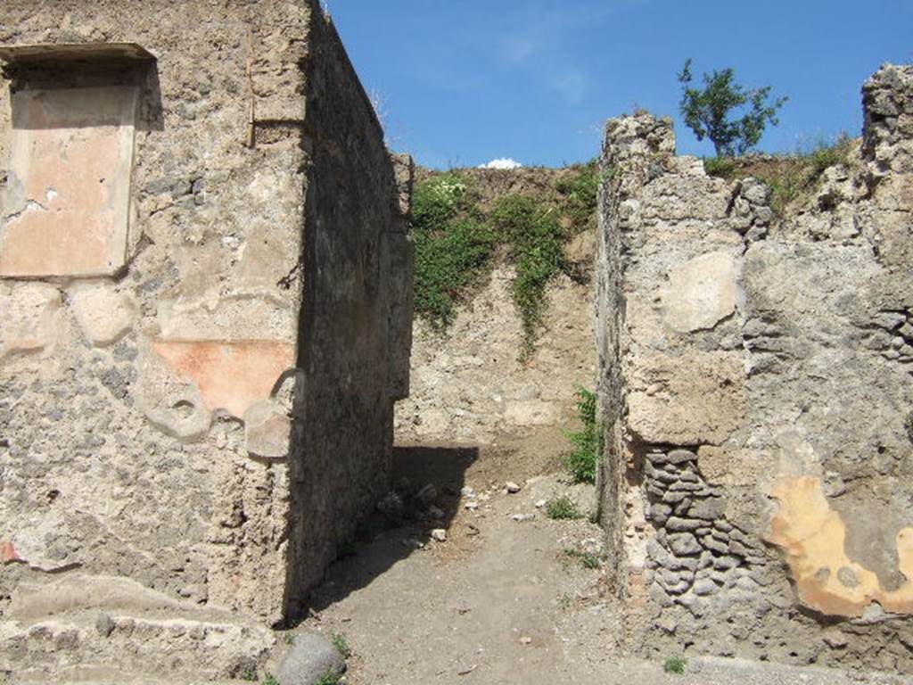 III.6.2 Pompeii. September 2005. Entrance doorway.