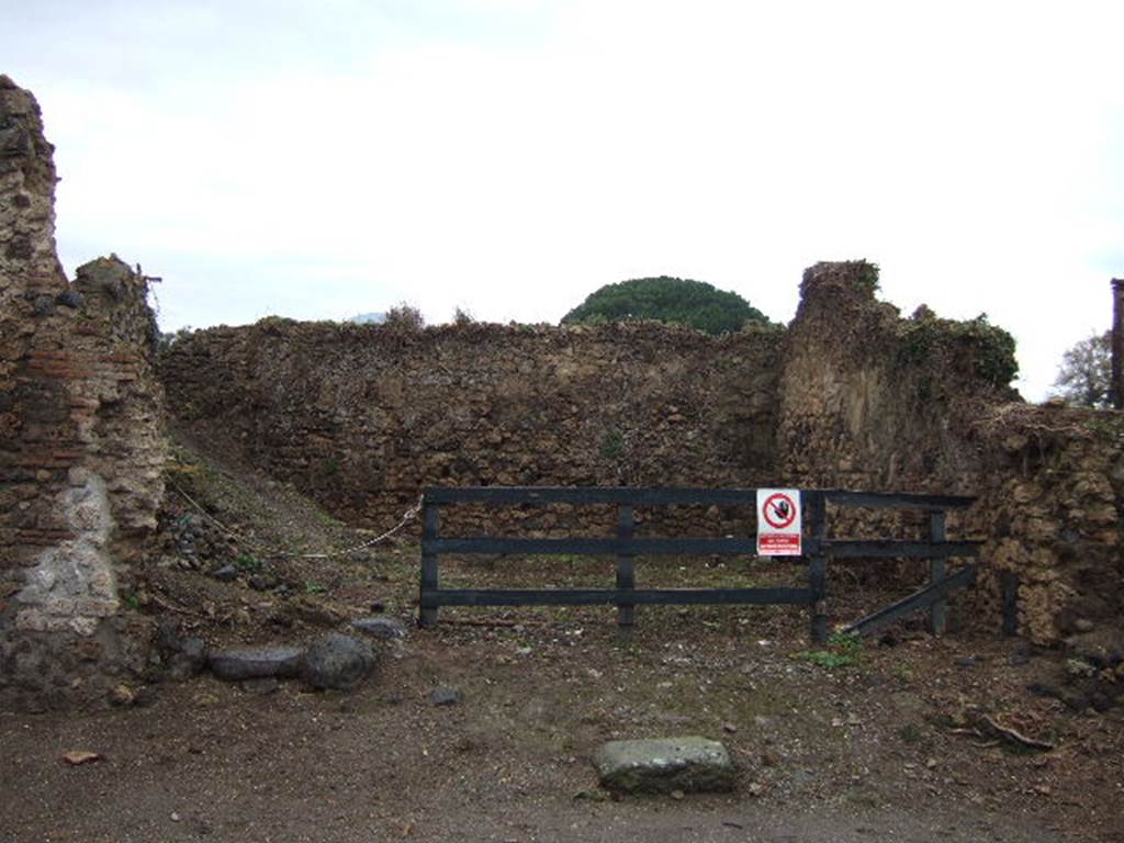 III.7.6 Pompeii. December 2005. Entrance doorway.