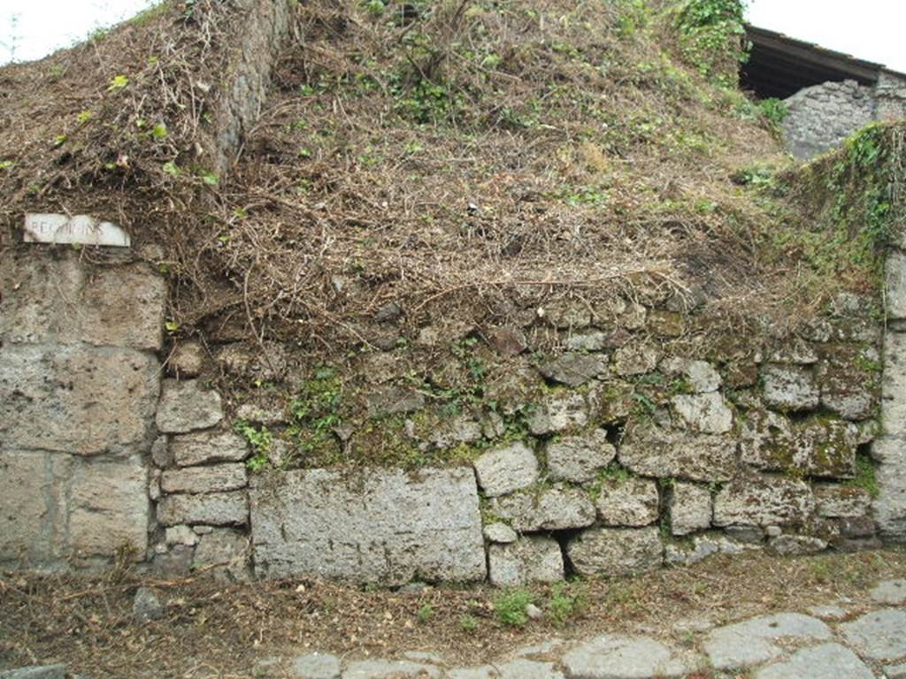 III.8.1 Pompeii, May 2005.            Blocked roadway.                              IX.14