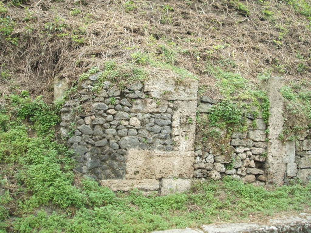 III.9.3 (on left) and III.9.2 (on right) Pompeii.  May 2005.  Entrance.