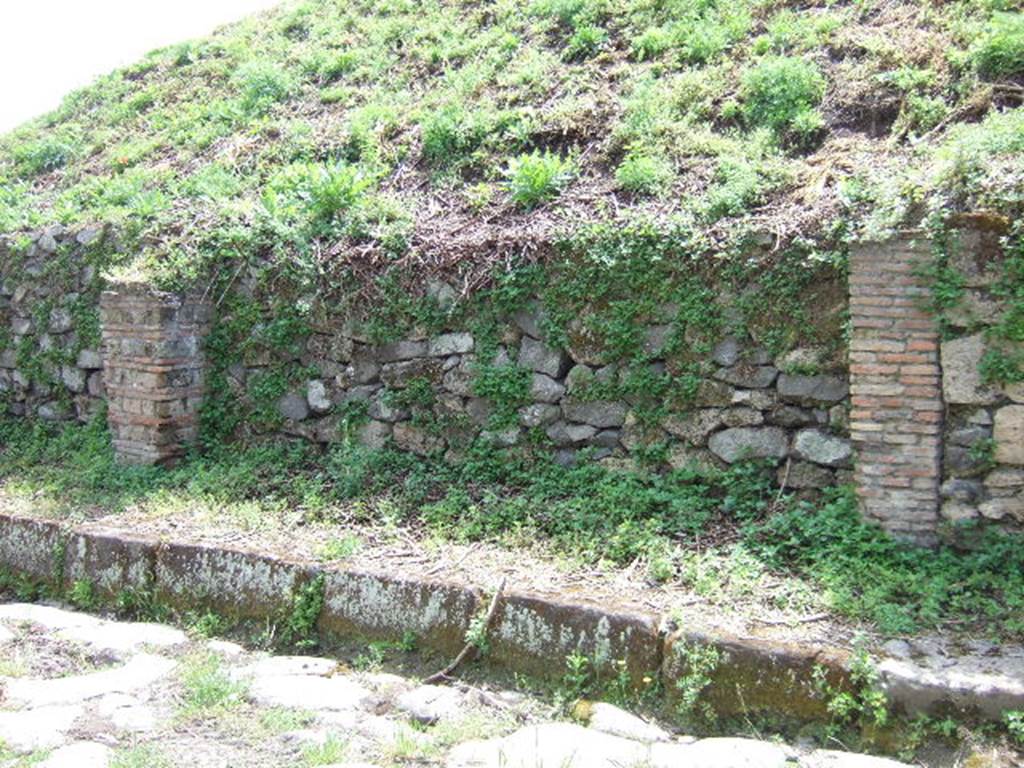 III.9.4 Pompeii. May 2006.  Site of entrance.