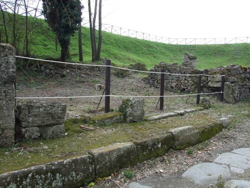 III.10.5 Pompeii. March 2009.  Entrance on Via di Nola. 