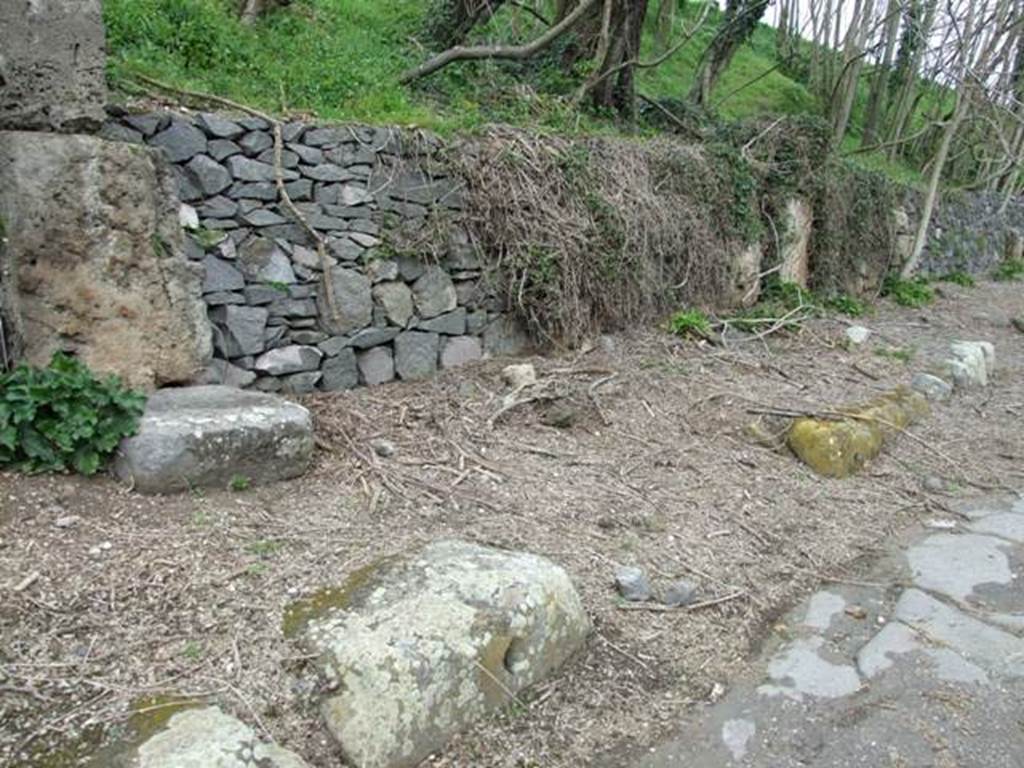 IV.3.h Pompeii. March 2009.  Entrance, with ramp onto Via Nola.