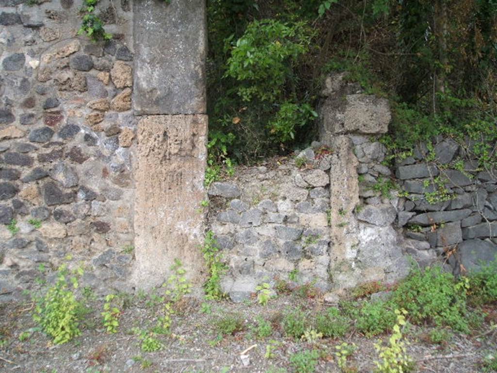 IV.5.b, Pompeii.  May 2005. Site of window, or ancient doorway.