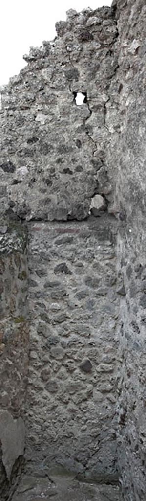 V.1.3 Pompeii. c.2008-10. 
Room “c”, south wall of inner room, the latrine. Photo by Hans Thorwid.
Photo courtesy of the Swedish Pompeii Project. 
