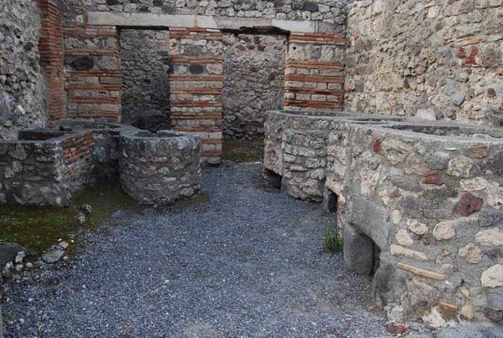 V.1.4 Pompeii. October 2007. Looking north to rear. Photo courtesy of Nicolas Monteix.