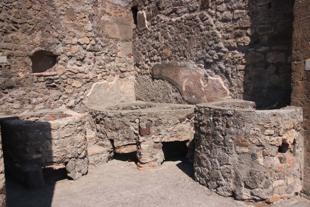 V.1.5 Pompeii. September 2021. Looking towards north-east corner. Photo courtesy of Klaus Heese.