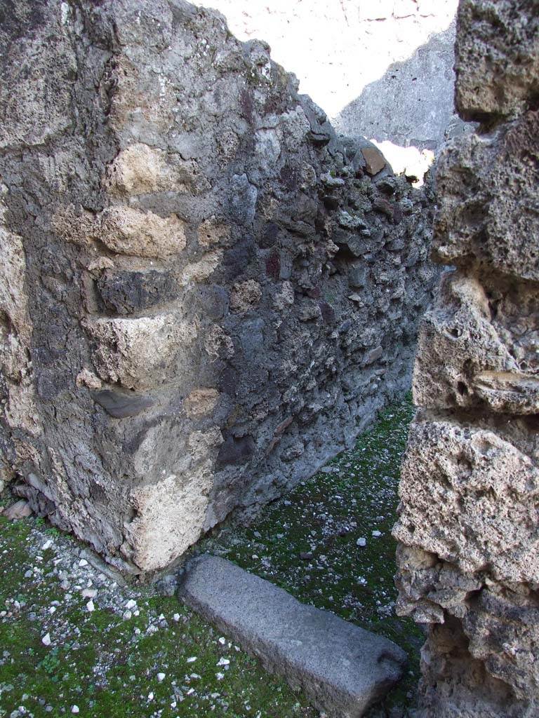 V.1.7 Pompeii. December 2007. Room 15 , doorway.