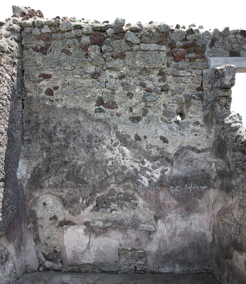 V.1.7 Pompeii. c.2005-7. Room 11, south wall. Photo by Hans Thorwid. 
Photo courtesy of Swedish Pompeii Project.
