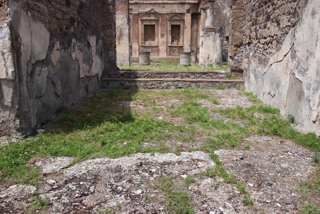 V.1.7 Pompeii. May 2024. Room 13, looking north through tablinum. Photo courtesy of Klaus Heese.