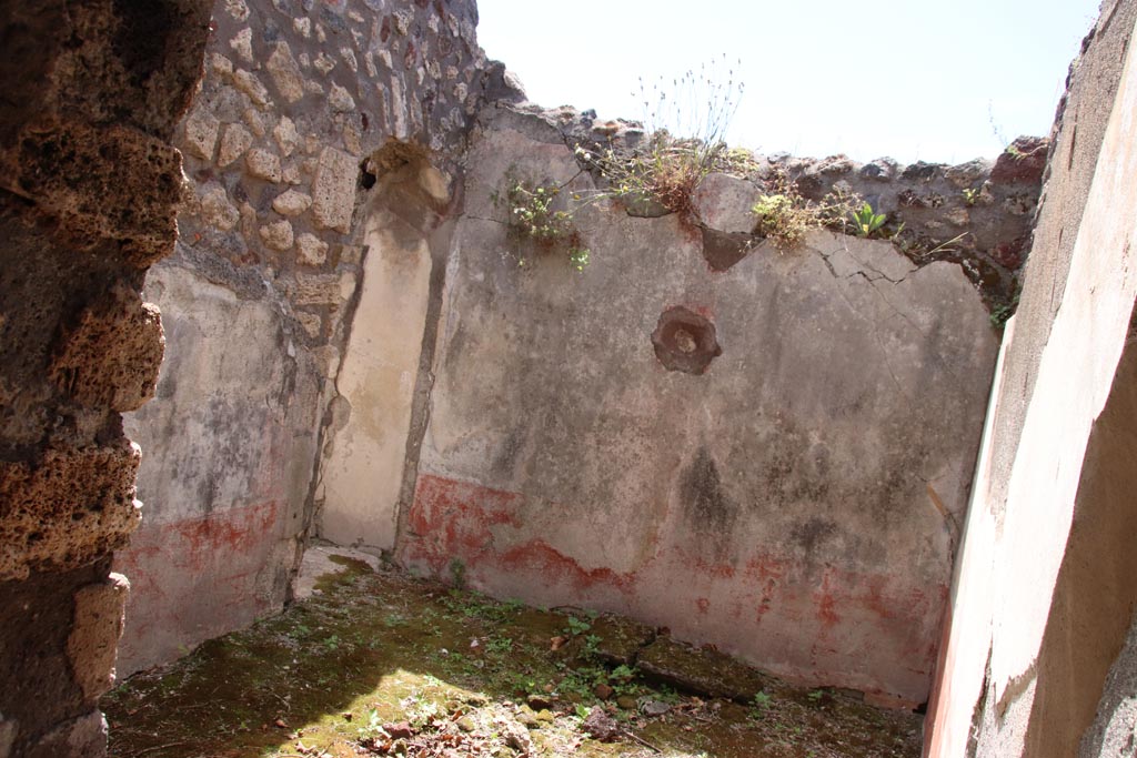 V.1.7 Pompeii. May 2024. Room 19, looking west through doorway. Photo courtesy of Klaus Heese.