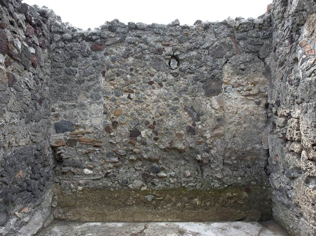 V.1.7 Pompeii. c.2005-7. Room “e”, looking towards south wall. Photo by Hans Thorwid. 
Photo courtesy of Swedish Pompeii Project.
