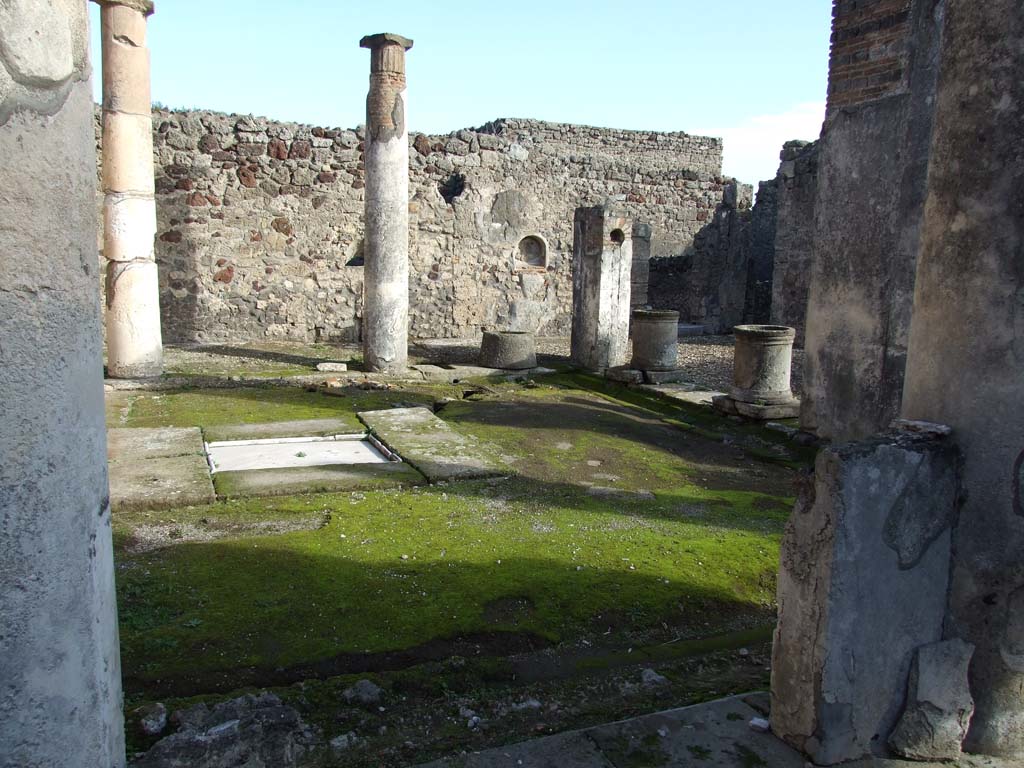 V.1.7 Pompeii. December 2007. Looking east onto peristyle from room 24.