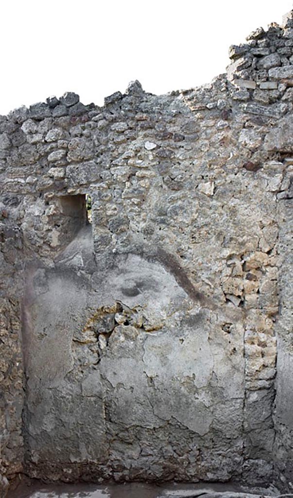 V.1.11 Pompeii. c.2005-7?  Room “v”, north wall. Photo by Hans Thorwid.
Photo courtesy of The Swedish Pompeii Project.
